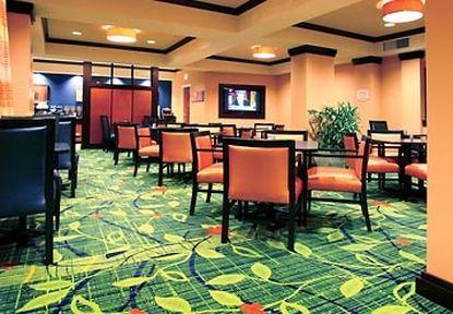 Fairfield Inn & Suites Hilton Head Island בלאפטון מסעדה תמונה