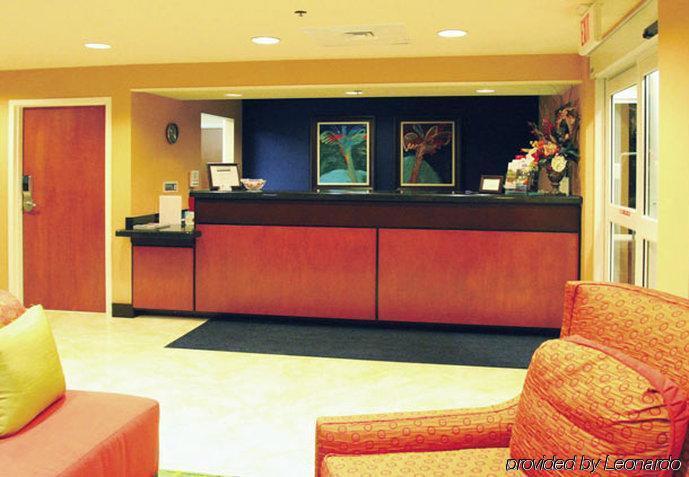 Fairfield Inn & Suites Hilton Head Island בלאפטון מראה פנימי תמונה